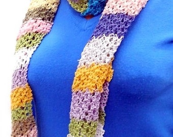leichter Schal bunt und lang  Accessoires  Sommerschal  Damenmode  Seidenschal  Materialmix  gestrickter Schal