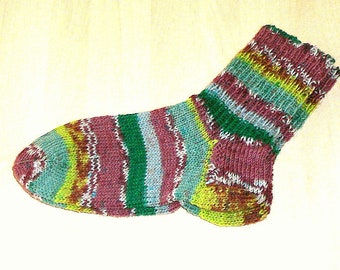 handgestrickte Kinderstrümpfe Gr. 31/32 bunte Kindersocken mehrfarbige Kindersocken Strümpfe Freizeitsocken Hausschuhe warme Kindersocken