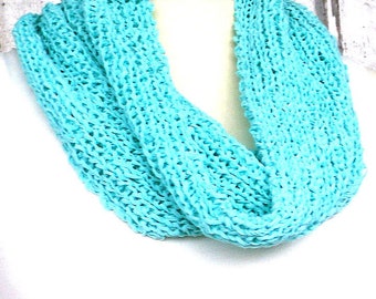 Loop  handgestrickt  Schal  Tuch  Halswärmer  einfarbiger Loop Schal  Loop  mit Muster handgefertigter Loop mintfarbener Loop  Nr: 6675