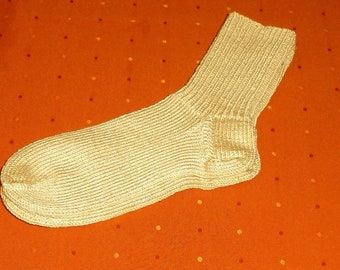 handgestrickte Kindersocken Gr.31/32 helle Kindersocken einfarbige Kindersocken  elastische Socken beigefarbene Socken   Strümpfe Hausschuhe