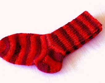 handgestrickte Kindersocken Gr. 23/24  bunte Kindersocken  gestreifte Kindersocken  rote Kindersocken  Hausschuhe  Freizeitsocken