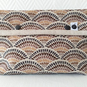 Kulturtasche mit Ethno-Bögen in Erdtönen