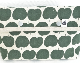 Kulturtasche mit Äpfeln in smaragdgrün