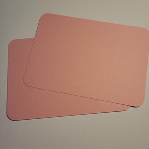 6 Kraftpapier Briefumschläge mit alter Schrift : Karten in rose