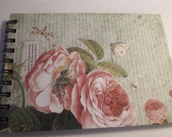 Notizbuch " Rosen auf alter Schrift 3 mit Vintagepapier "