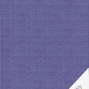 Op de afbeelding: Een effen paarse stof met een subtiel textuurpatroon. De stof is perfect voor quilten, naaien en knutselprojecten.