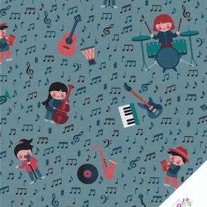 Könnte beinhalten: Türkisfarbener Stoff mit einem musikalischen Thema. Das Design zeigt Cartoon-Musiker, die verschiedene Instrumente spielen, darunter Gitarren, Schlagzeug und Saxophone, durchsetzt mit Noten und Symbolen. Der Stoff hat eine verspielte und skurrile Ästhetik.