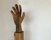 Skulptur Hand High five aus Eiche in XXL Unikat