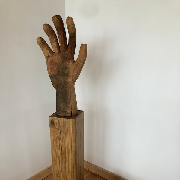 Skulptur Hand High five aus Eiche in XXL Unikat