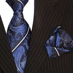 Gravata gravata azul com lenço de bolso da Luxe #135