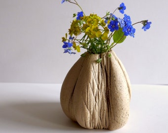 KNUBBEL, small ceramic vase, 8 cm in diameter
