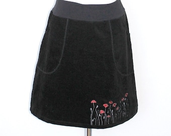 Jupe large en velours côtelé avec poches, noire, forme A, brodée (en option), mini jusqu'au genou