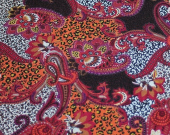 Leichter Viskose-Jersey bordeaux/orange/schwarz/weiß mit Fantasie Paisley-/Leomuster