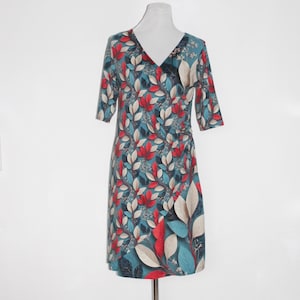 Shirt dress 3/4 sleeve cotton jersey wrap look, leaf pattern blue/red/light beige on smoke blue, knee-length
