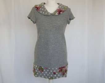 T-shirt wool light gray with hood gray dots & flowers, winter tunic, warm