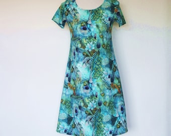 Jerseykleid 1/2Arm Digitalprint türkis/blau mit Pfauen & Federn, knielang, leicht tailliert, Ökotex-Baumwolljersey