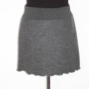 Short skirt 100% wool, medium grey mottled, simple, mini skirt, cacheur, kidney warmer