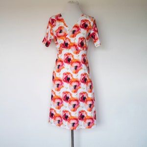 Jersey dress 3/4 sleeve, V-neck, cotton jersey watercolor poppies orange/berry on white, knee-length