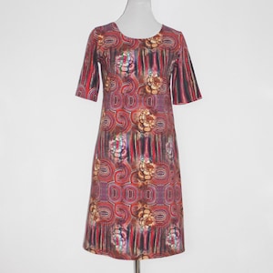 Jersey dress 3/4 sleeve digital print red/multi-colored fantasy watercolor pattern, knee-length, slightly tailored, Ökotex cotton jersey