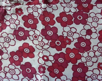 FLOWERS vintage cotton fabric 1970s 1980s red
