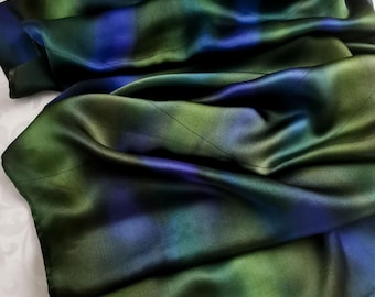 Bufanda de seda morera hecha a mano: chal de satén verde, morado y azul