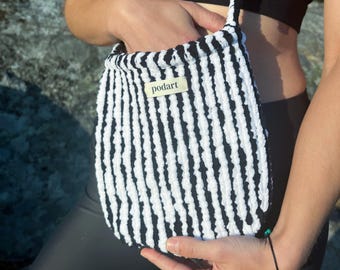 Custom Gestreifte Umhängetasche: Weiches Plüsch-Garn, Handgefertigt