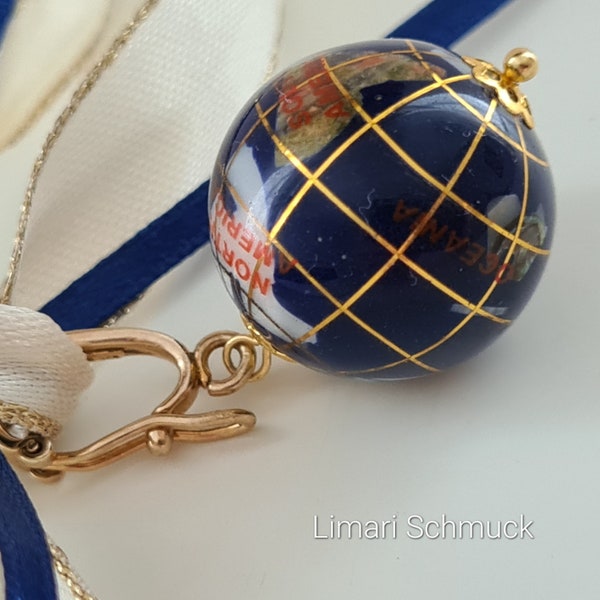 Limari Schmuck Weltkugel-Anhänger mit 2 cm großer Lapislazuli-Kugel und Anhänger-Clip Silber 925 vergoldet