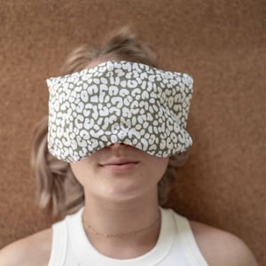 Eye pillow yoga for meditation filled with lavender + organic spelt