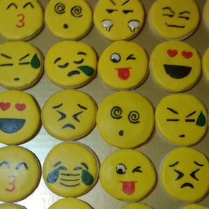 Emoji cookies 1 Dozen