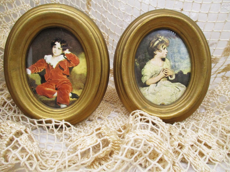 Vintage beautiful oval picture frames, gold frames, Florentine picture frames 2 pieces, to put image 4