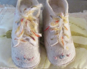 Vintage cute old children's shoes, felt shoes, beige with flowers