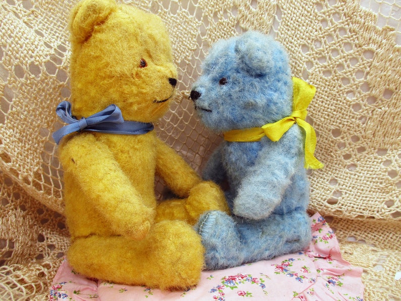 Vintage hier kommen Yellow and Blue zwei lustige Kirmes-Bären aus den 50 Jahren gelb und hellblau Bild 2
