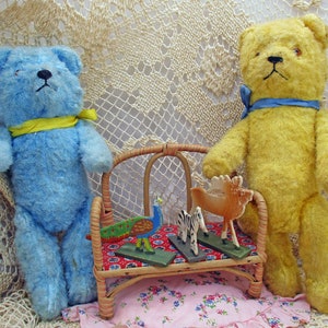 Vintage hier kommen Yellow and Blue zwei lustige Kirmes-Bären aus den 50 Jahren gelb und hellblau Bild 3