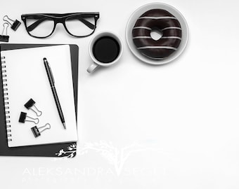 Download Free desk mockup, styled stock photo, stock photography, flatlay mockup, mock up background, office flat lay, mockup desktop, styled desk PSD Template