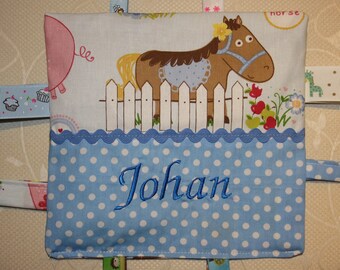 Baby crackling cloth, with wish names, farm animals