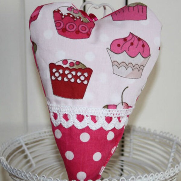 Stoffherz im Landhausstil ,17cm, Cupcakes,Polka Dots