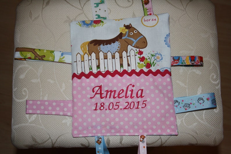 Baby crackling cloth, with wish name and born date, farm image 1