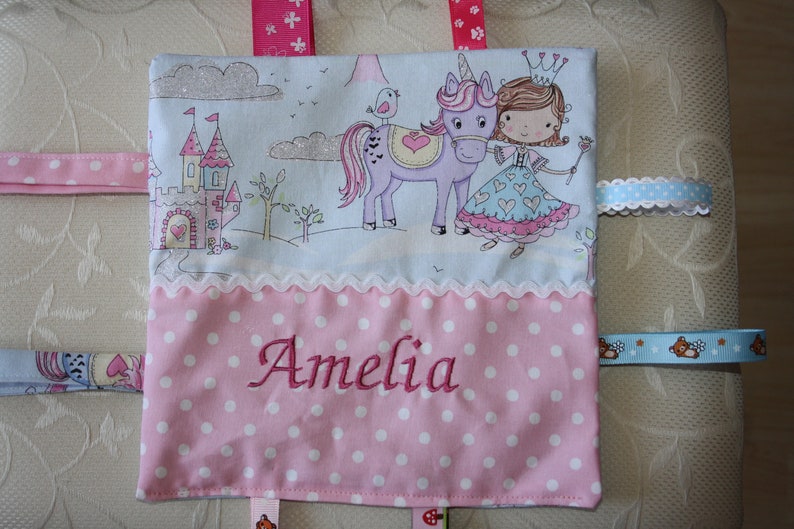 Baby Knistertuch, mit Namen, Prinzessin,Einhorn, mit Wunschnamen bestickt, Handarbeit Bild 1