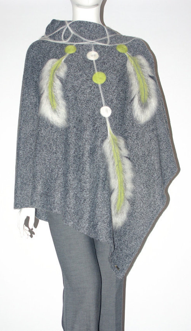 Women's poncho image 1