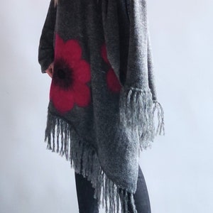 Poncho decorated with flowers, cape with tassels image 5