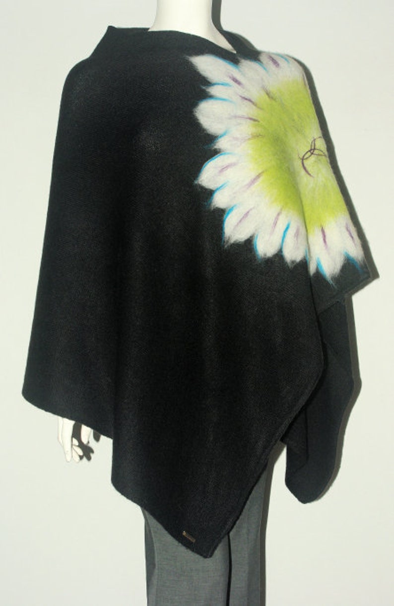 Poncho felted with wool image 1