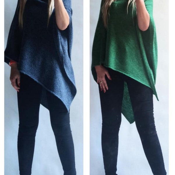 Classic, smooth poncho in two colors