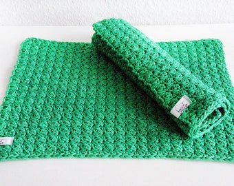 Crocheted place sets 2 pieces 100% cotton green crochet covers about 36 x 26 cm table sets breakfast unicolors