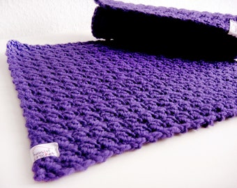 2 place mats, crochet, 100% wool, lilac