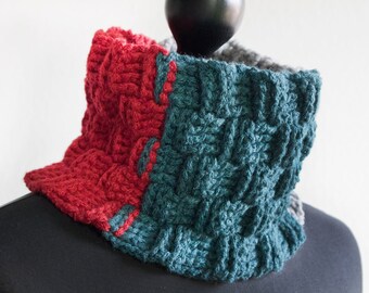 Cowl, loop scarf, crochet, 100% wool, tri-colour