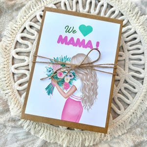 Muttertags Geschenkbox – We LOVE MAMA – mit Trockenblumenstrauß in Pink & Weiß – liebevolles Geschenk für Mama