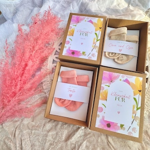 Schwangerschaft verkünden Geschenkschachtel NADJA Bunte Blumen Baby verkünden  Ihr werdet Oma und Opa Babysocken Überraschung Baby