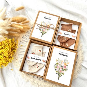 Schwangerschaft verkünden Geschenkschachtel Bunte Blumen Baby verkünden  Ihr werdet Oma und Opa Babysocken Überraschung Baby Blumensocken