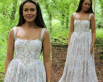 Corset dress square neckline with boning and lace-up back - cottagecore fairytale wedding - natural materials boho bride