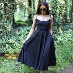 Linen Midi Dress: Fit and Flare 1950s Style